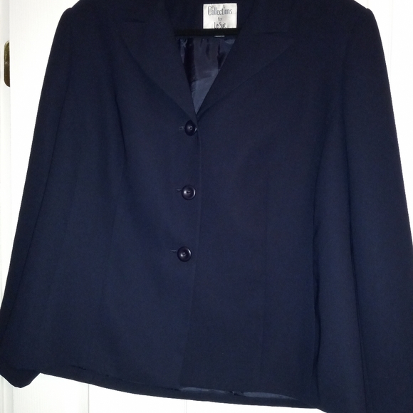Blazer - Picture 2 of 5